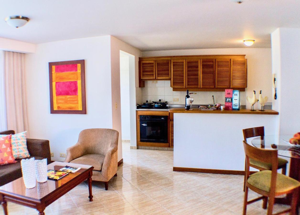 Portal Del Rodeo Apartahotel Medellin Luaran gambar